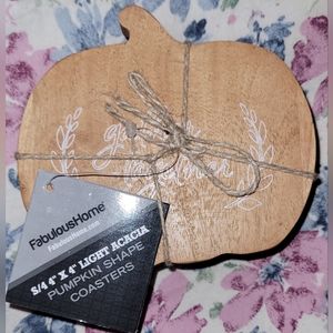 NNWT FABOULOUS HOUSE FOUR WOODEN PUMPKIN COASTERS